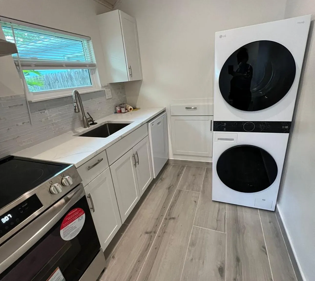 1 bed, 300 sqft, $1,350 — Photo 4