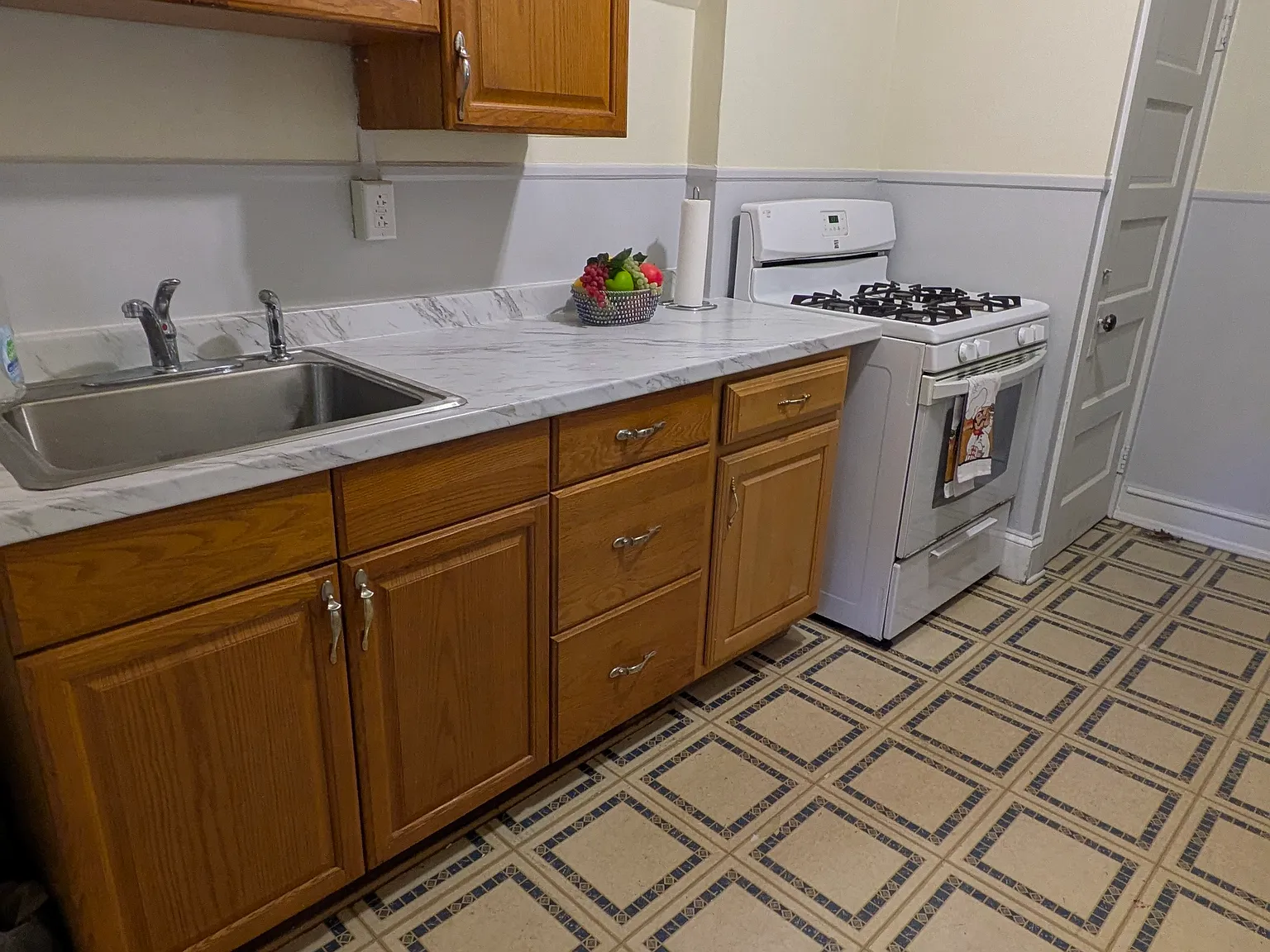3 bed, 1032 sqft, $1,450 — Photo 2