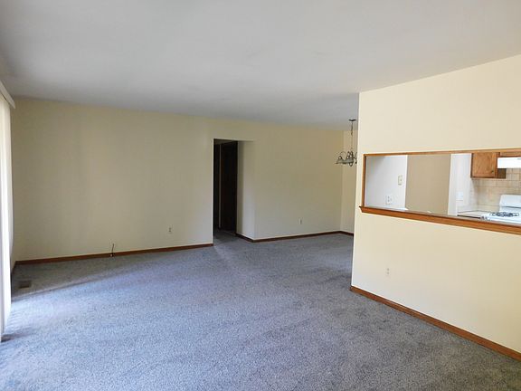 2nd image of 14890 Dover Ct