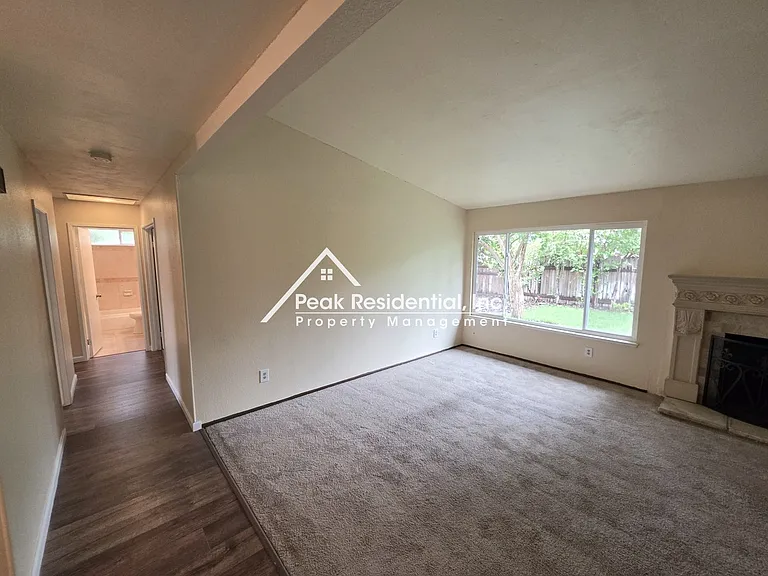 6249 Sunmist Way — Photo 7
