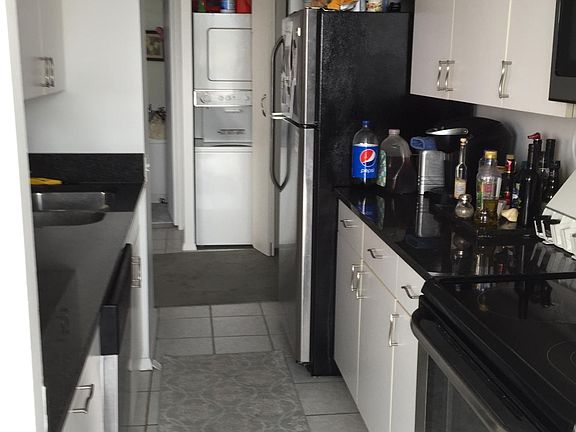 3rd image of 345 W Fullerton Pkwy APT 1506