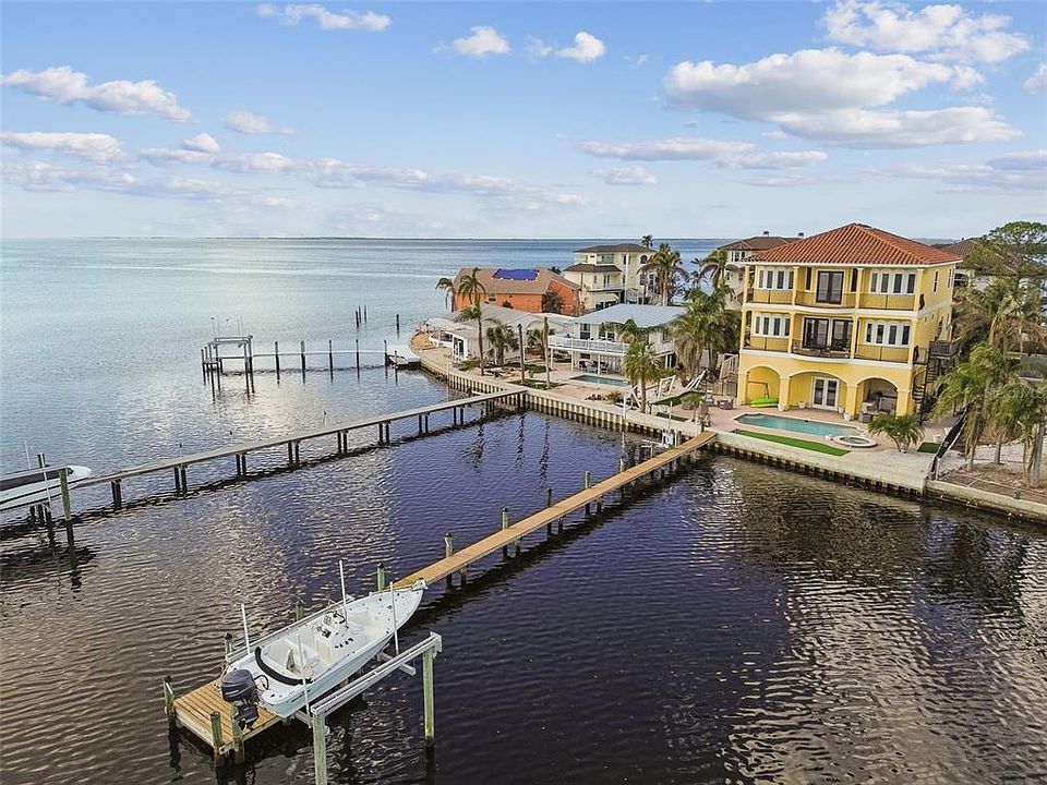 1st image of 1679 SEA BREEZE DRIVE