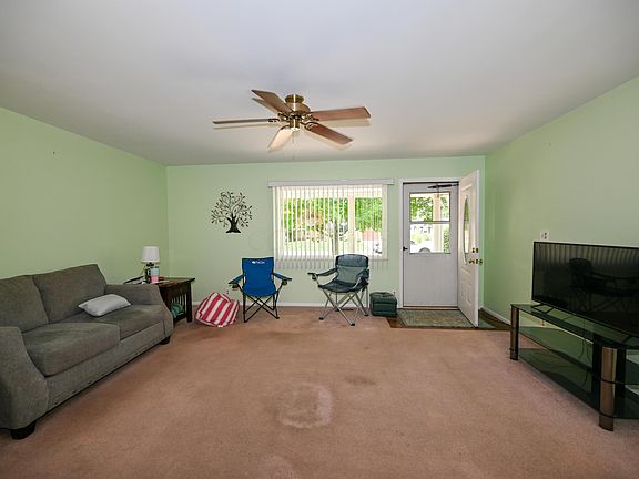 5th image of 1274 Bexley Ave