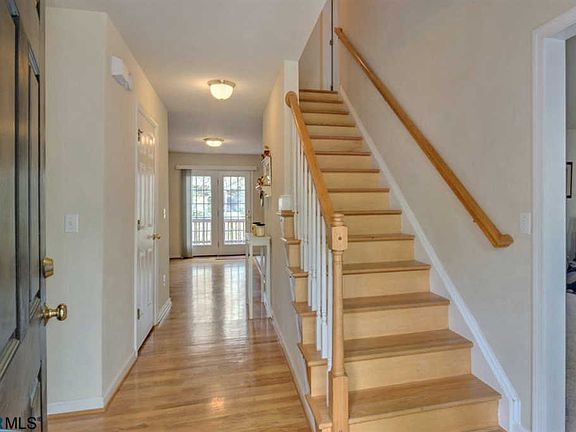 3rd image of 312 Jefferson Dr