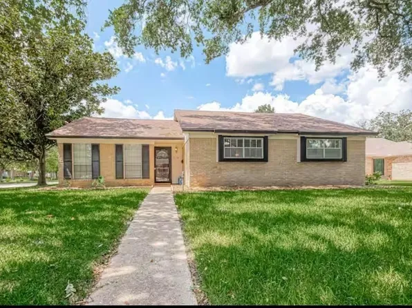 9654 Meadowland Dr, Houston, TX 77063