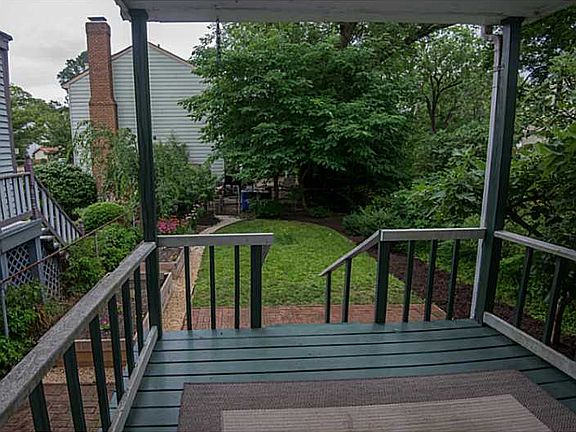 3rd image of 405 Washington St