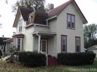914 W North St, Galesburg, IL 61401
