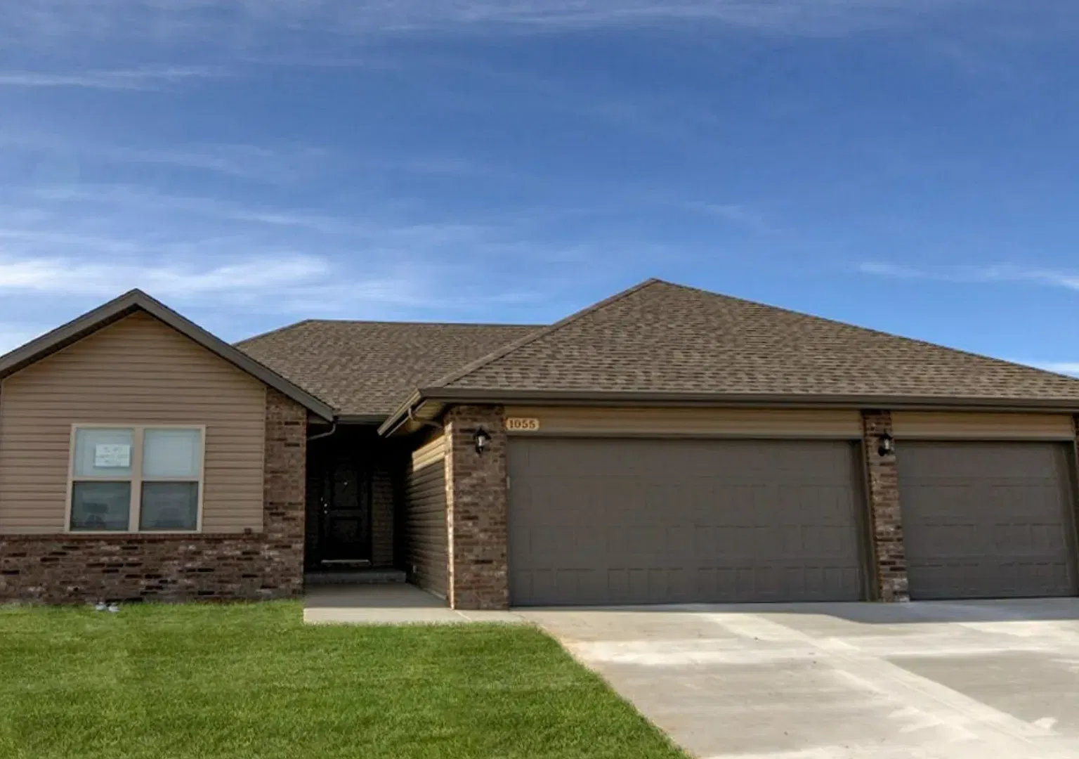 Beautiful 4 Bedroom Home in Monte Cristo — Photo 1