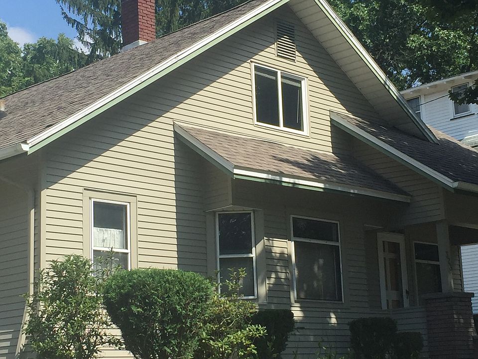 1st image of 323 W Bowman St