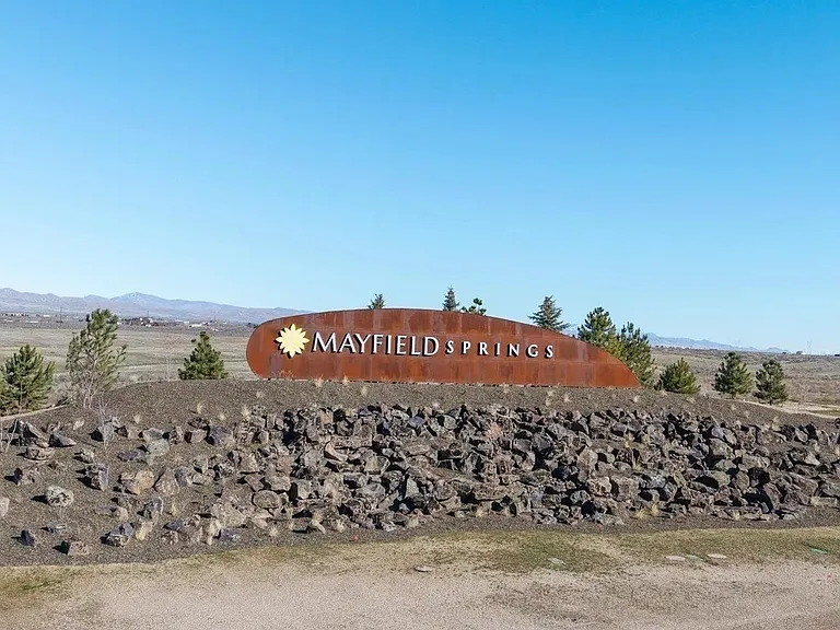 290 E Mayfield Springs Blvd — Photo 2
