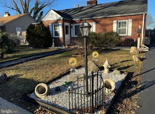 6 McMullen Ave, New Castle, DE 19720