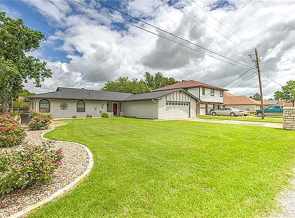 3rd image of 3706 Coral Sands Ct