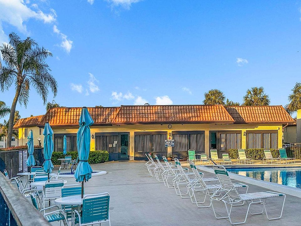 Lucerne Lakes Golf Colony Condominiums 7185 Golf Colony Ct Lake Worth