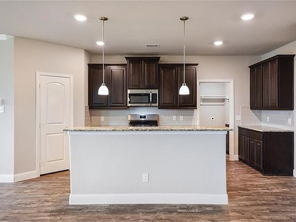 3rd image of 3017 Winchester Ave
