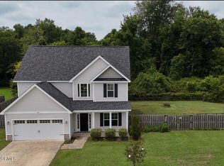 207 Penster Ct, Richlands, NC 28574