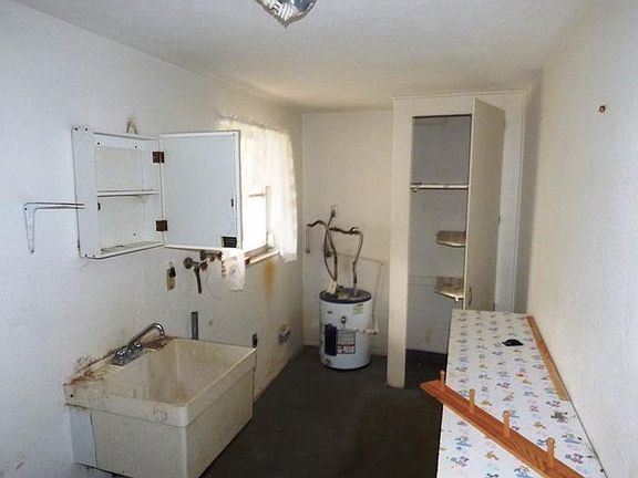 4th image of 22285 New York Ave