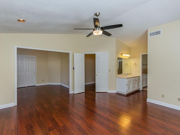 5th image of 863 E Edgemont Dr