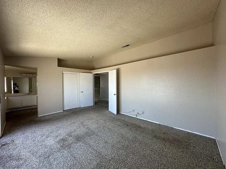 23689 Parkland Ave — Photo 21