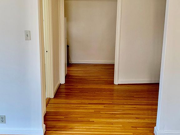 4th image of 2855 Polk St #201