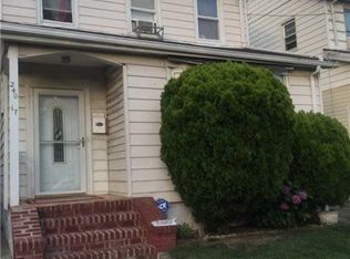 24017 Edgewood St, Jamaica, NY 11422