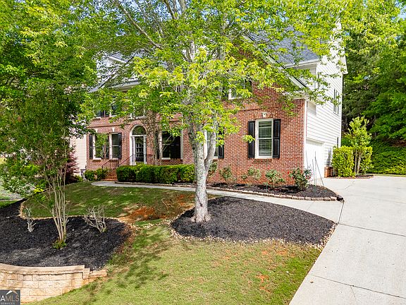 2nd image of 272 Lostwood Trl