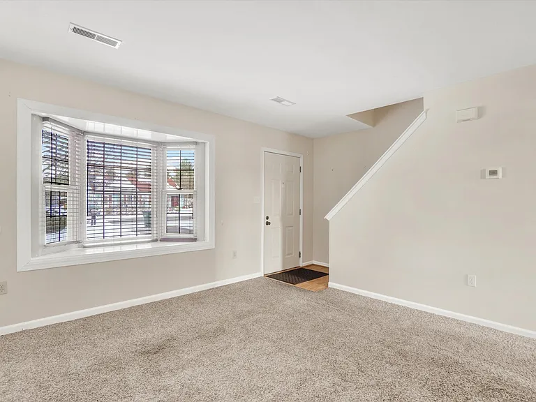 3051 Solar Dr — Photo 2