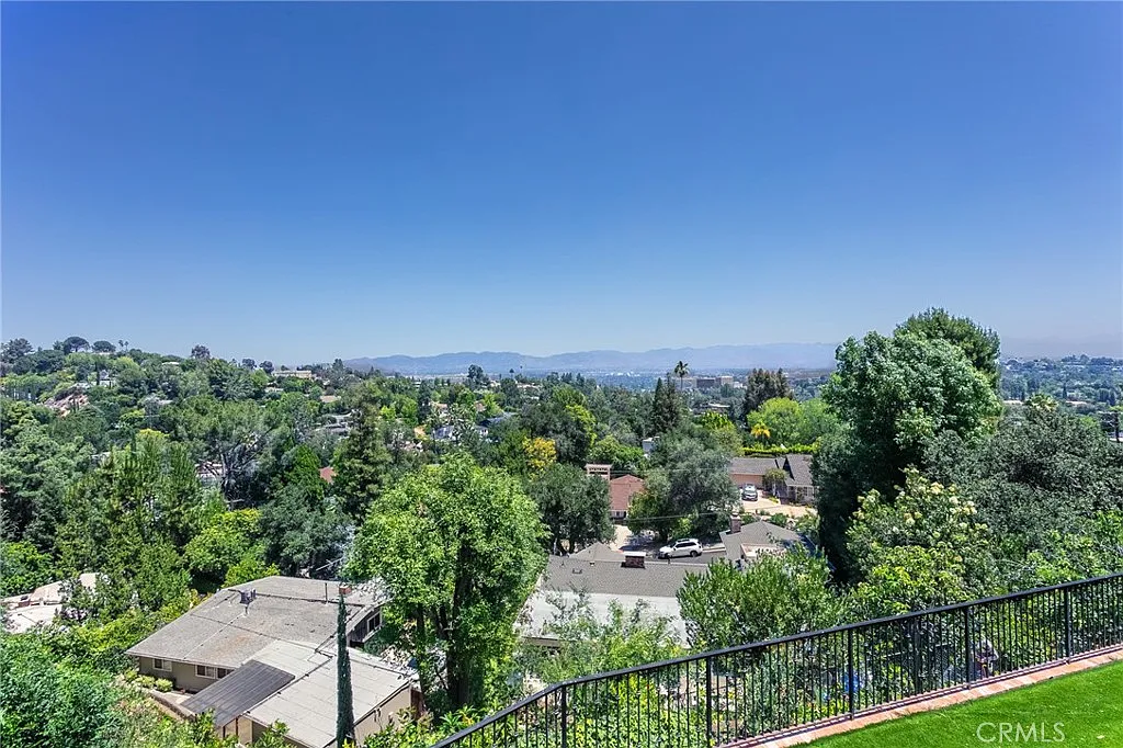 5 bed, 4500 sqft, $12,750 — Photo 1