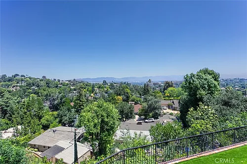 16973 Strawberry Dr Photo 1