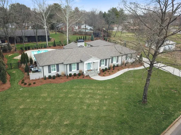 2234 Regal Ct, Murfreesboro, TN 37129