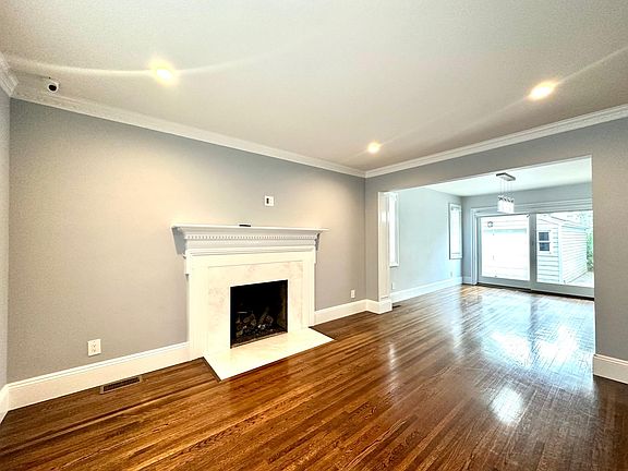 3rd image of 120 Jefferson St