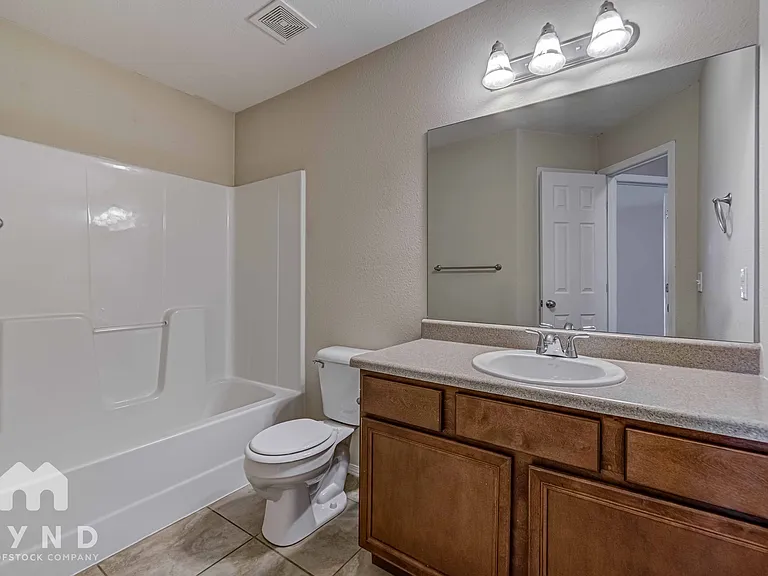 1147 S Arcadia Ave — Photo 17