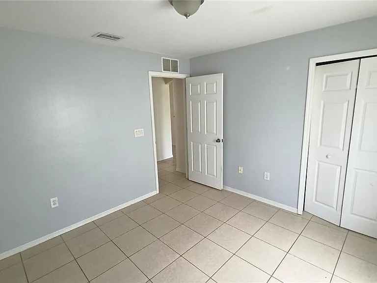 832 Palomino St E — Photo 16