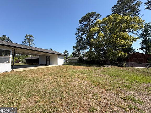 3rd image of 109 Redwood Dr