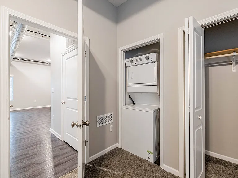 Trailview Apartments at Pioneers Park — Photo 29