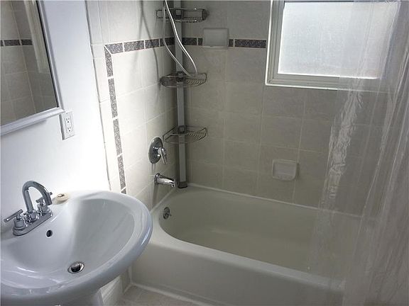 4th image of 434 Quartz St