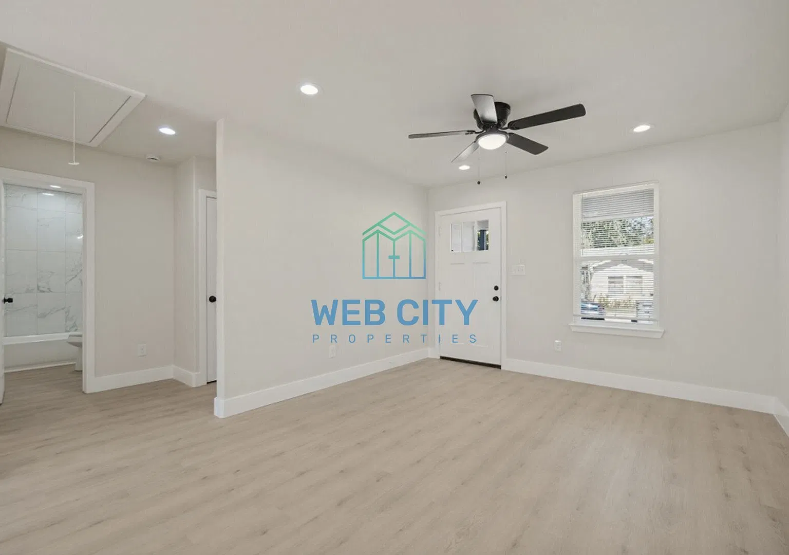 Beautifully Renovated Home for Sale in Fair Park! — Photo 3