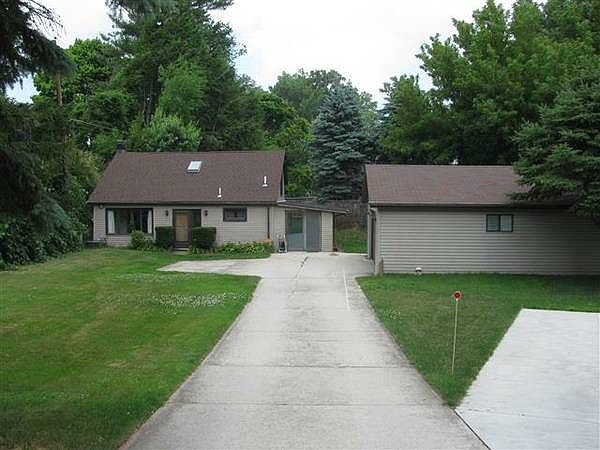 1st image of 1550 W 29th St