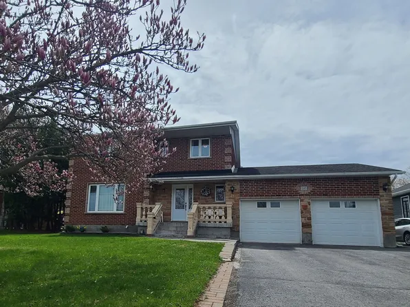 245 Arnold St, Kingston, ON K7M 3M4