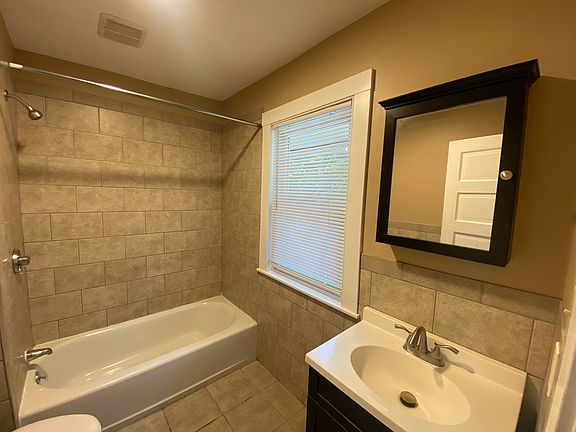 3rd image of 27 Forest Ave #1