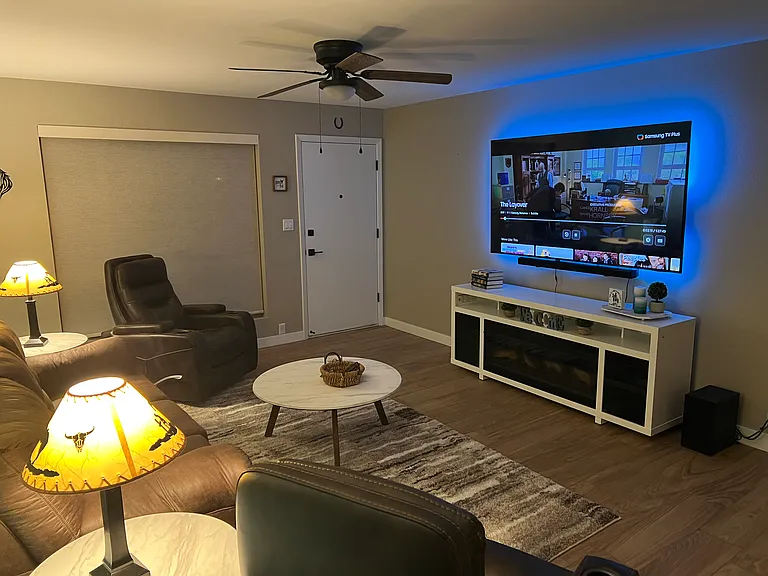 1814 W Kerry Ln — Photo 5