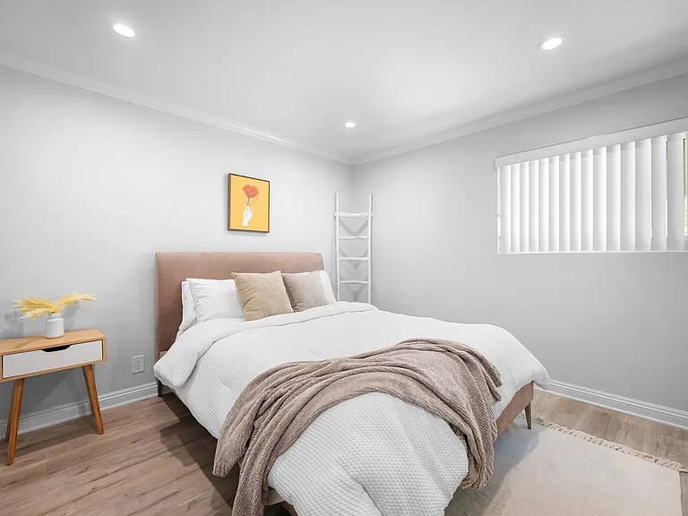 617 E Angeleno Ave #206 — Photo 11