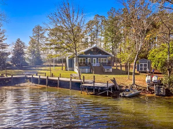 23 Redbud Ln, Perkinston, MS 39573