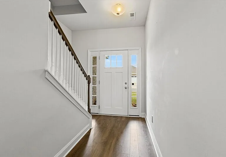 292 Abercorn Dr — Photo 5