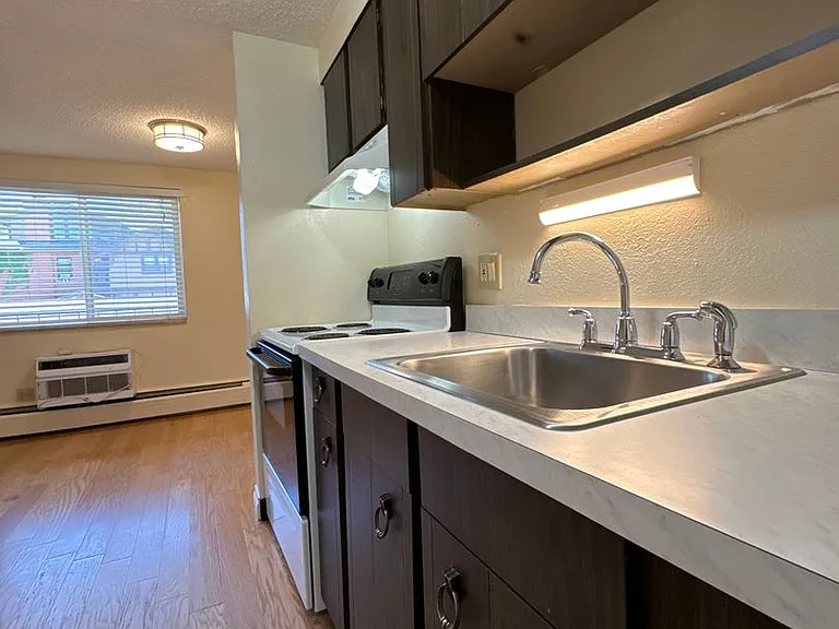 Spartan Court Apartments — Photo 6