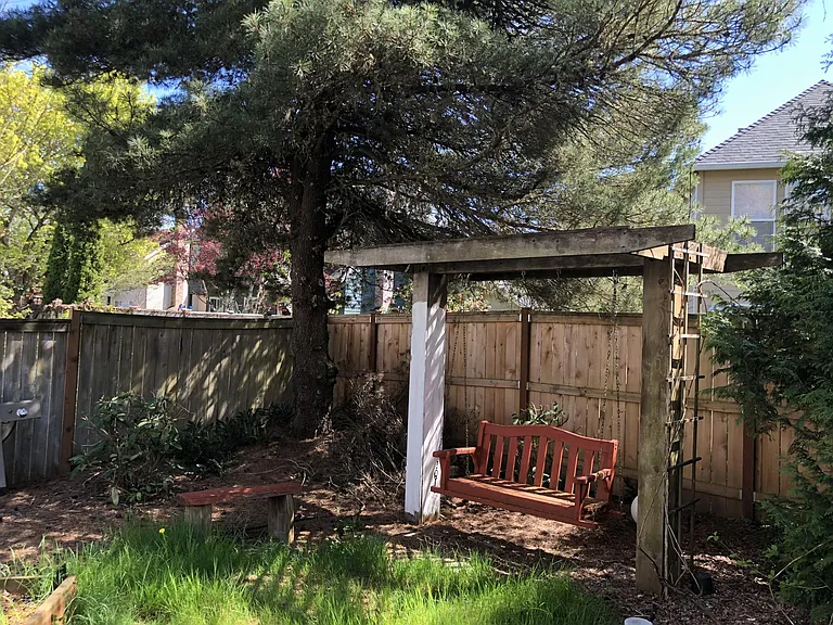 2498 NW Maser Dr — Photo 23