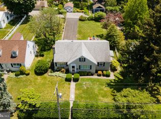 729 N Easton Rd, Glenside, PA 19038