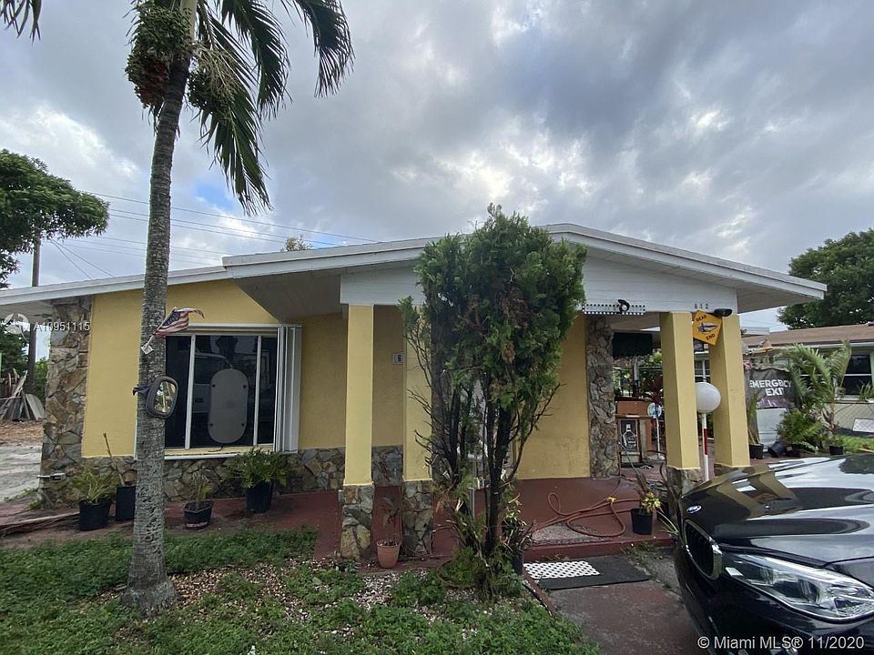 2nd image of 612 Hialeah Dr
