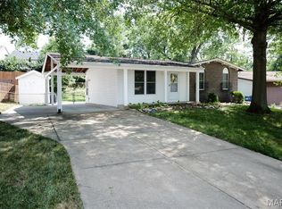 1040 Nagia Ct, Fenton, MO 63026