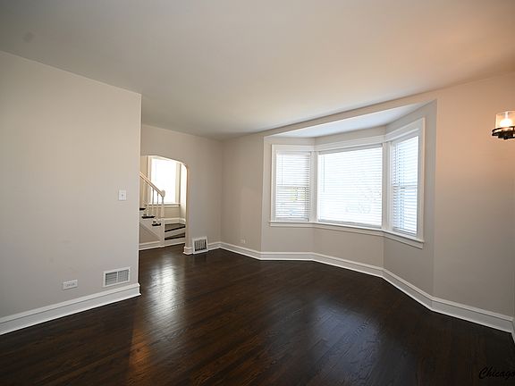 4th image of 6947 W Oakdale Ave