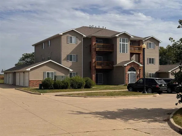 2824 Triple Crown Ln Unit 6, Iowa City, IA 52240